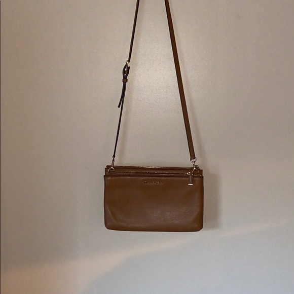Michael Kors small crossbody - Picture 2 of 5